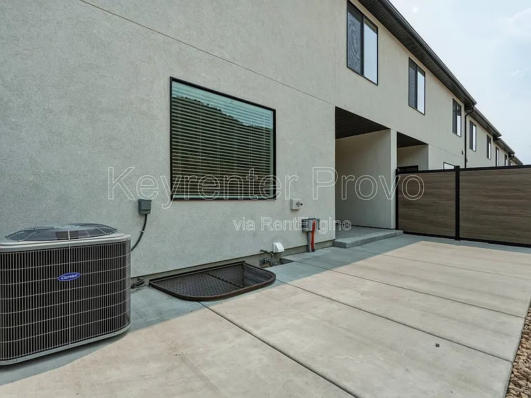 371 E Levengrove Dr — Photo 30