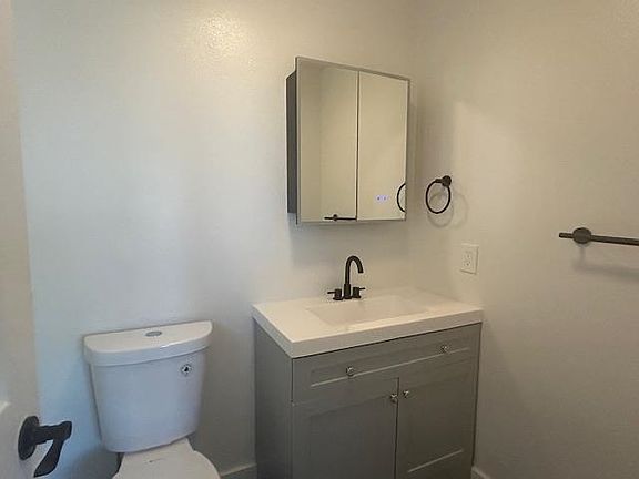 5th image of 714 E Prather St