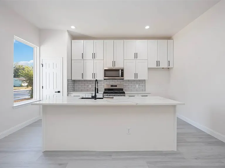 5862 Southington St — Photo 4