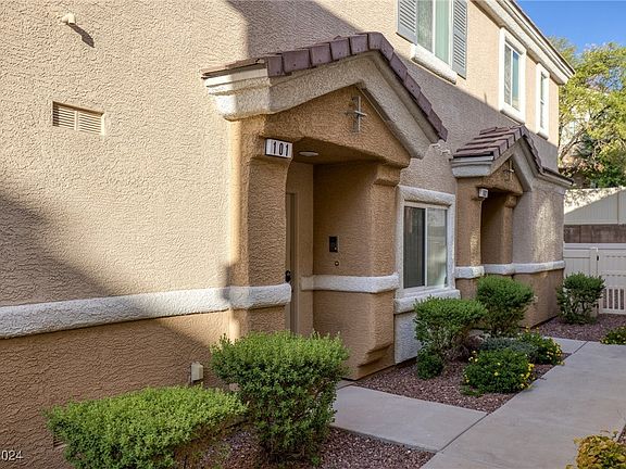 3rd image of 1066 Pleasure Ln Unit 1