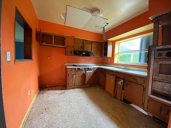 2nd image of 10200 Montego Bay Dr