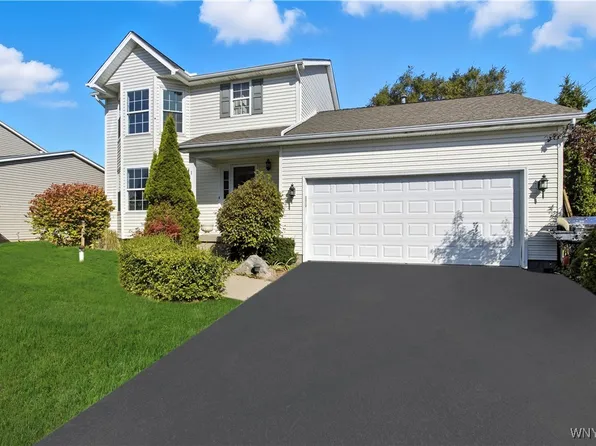 1 Southpoint Dr, Lancaster, NY 14086