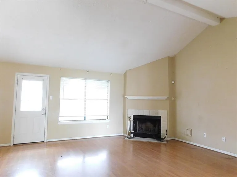 2814 Cumberland Dr — Photo 2