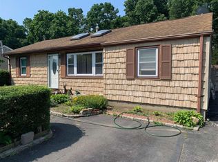 17 Doris Ave, Riverhead, NY 11901
