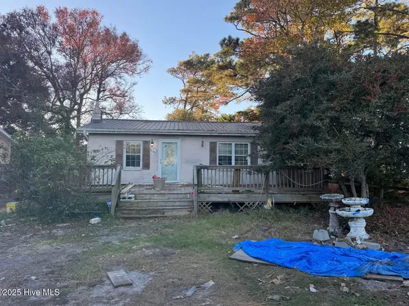 105 NE 67th Street, Oak Island, NC 28465