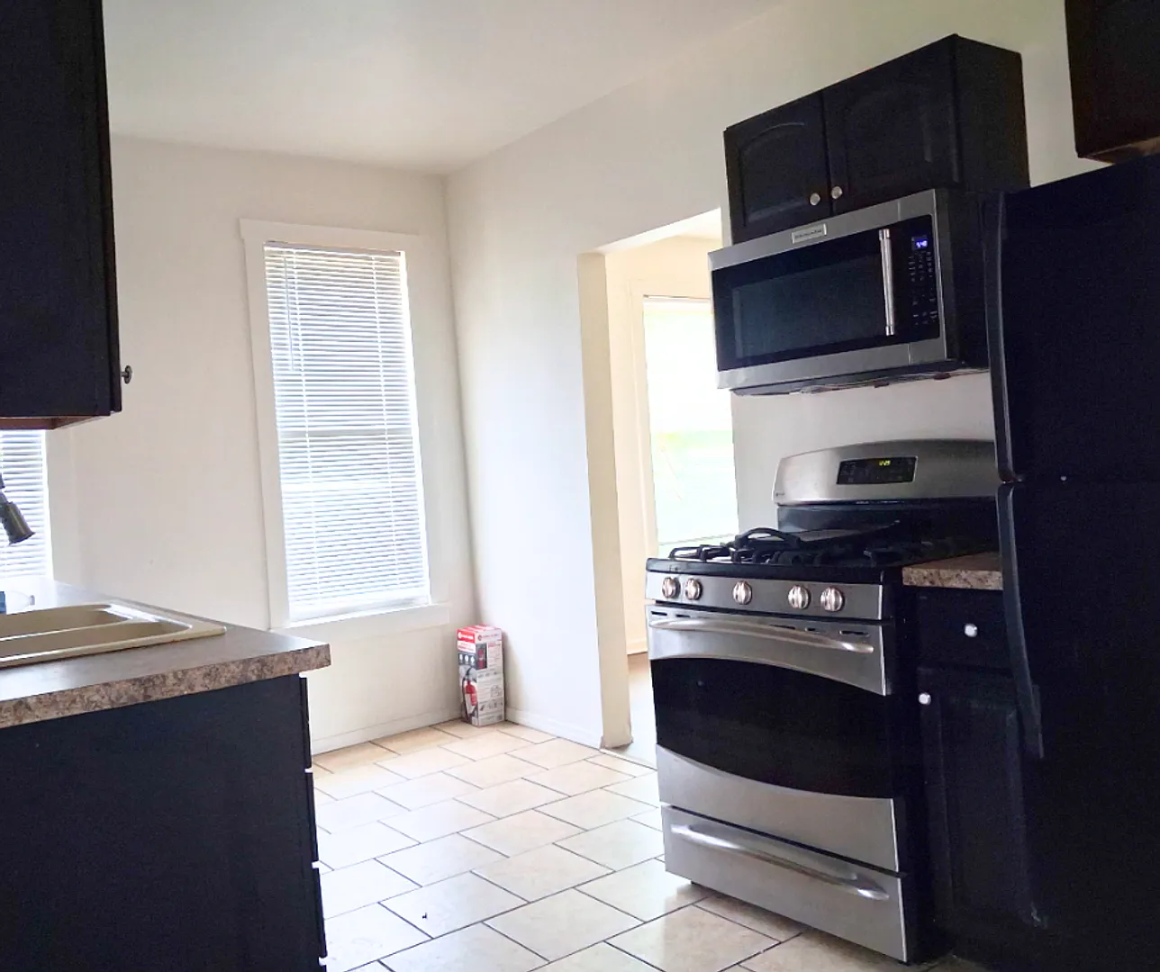 2302 W. Vine Street — Photo 4