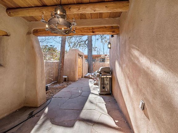 4th image of 812 Abeyta St #E