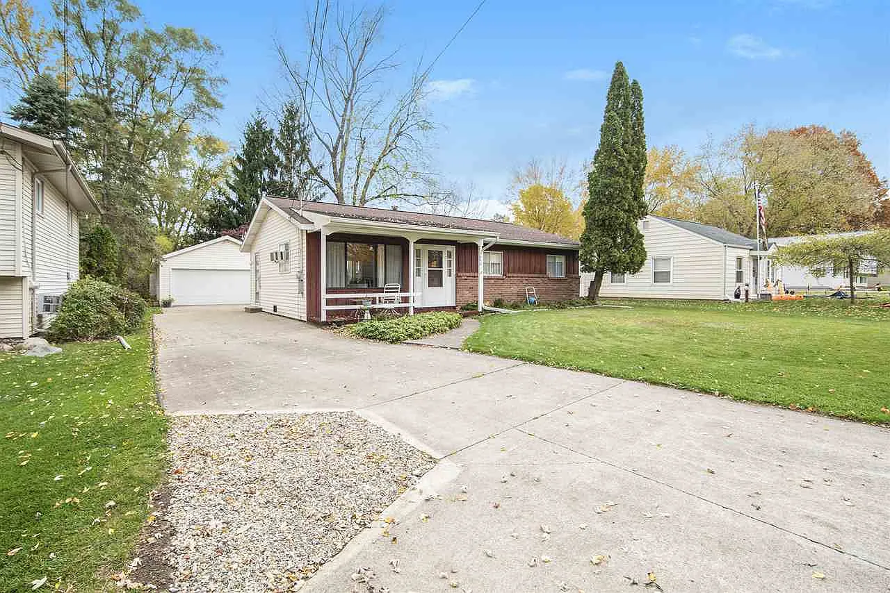 3660 Roosevelt Cir photo 1