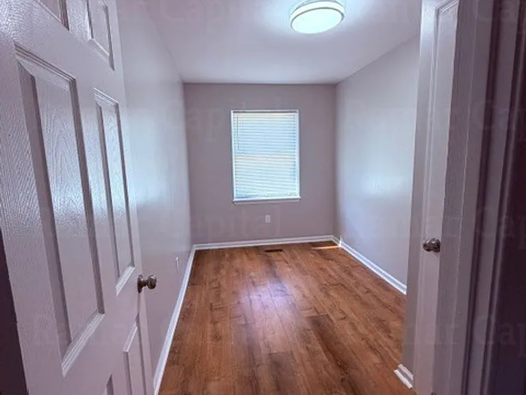 2752 Mickle St — Photo 11