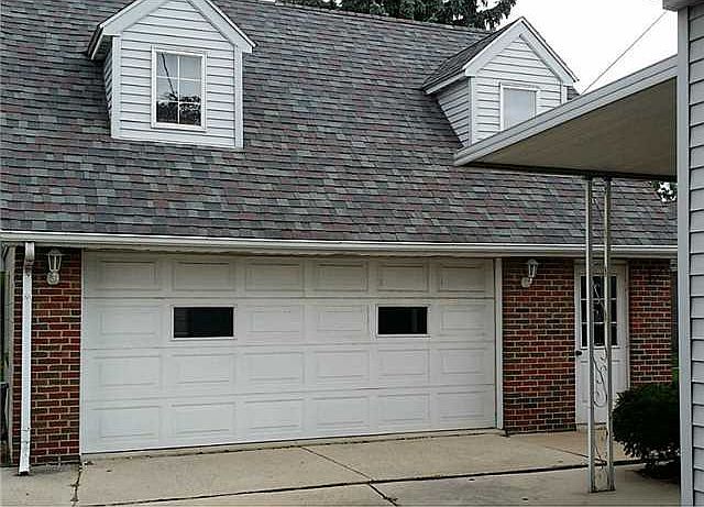 2nd image of 2545 Navarre Ave