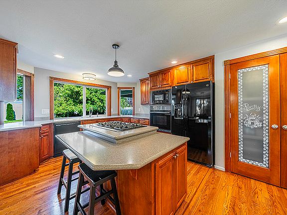 4th image of 861 Mendolia Way
