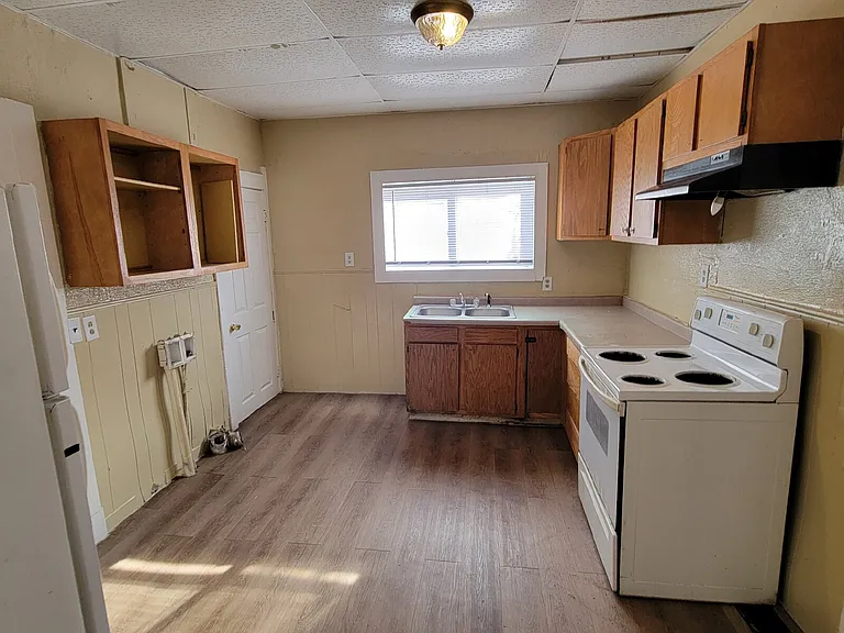 225 Trowbridge St — Photo 3