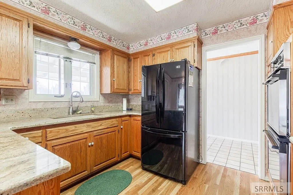 5 bed, 3098 sqft, $2,600 — Photo 2