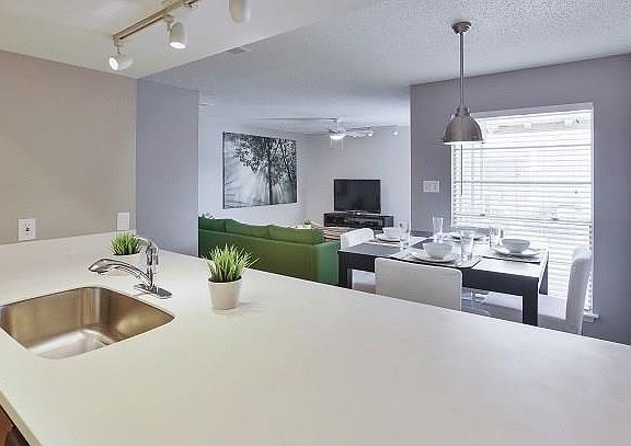 3rd image of 3416 Willowrun Dr APT 2