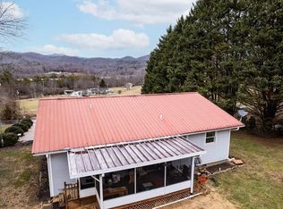 240 Belmont Dr, Franklin, NC 28734