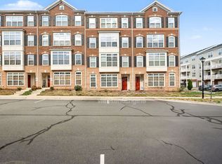 22824 Ferncrest Ter, Ashburn, VA 20148