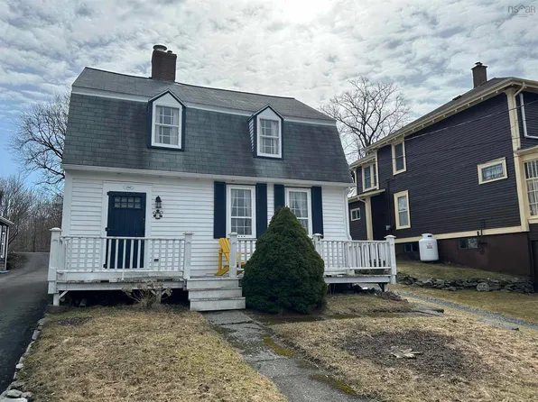 71 Main St, Liverpool, NS B0T 1K0