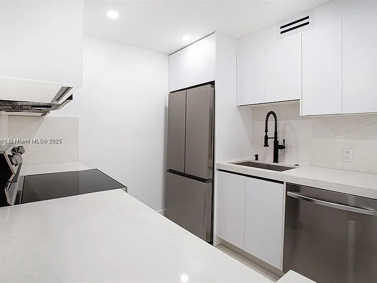 13250 SW 7th Ct #204L — Photo 9