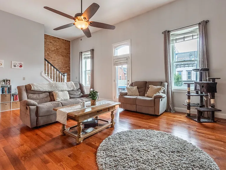 316 Walnut St — Photo 23