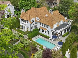 4 Fairgreen Ln, Old Greenwich, CT 06870