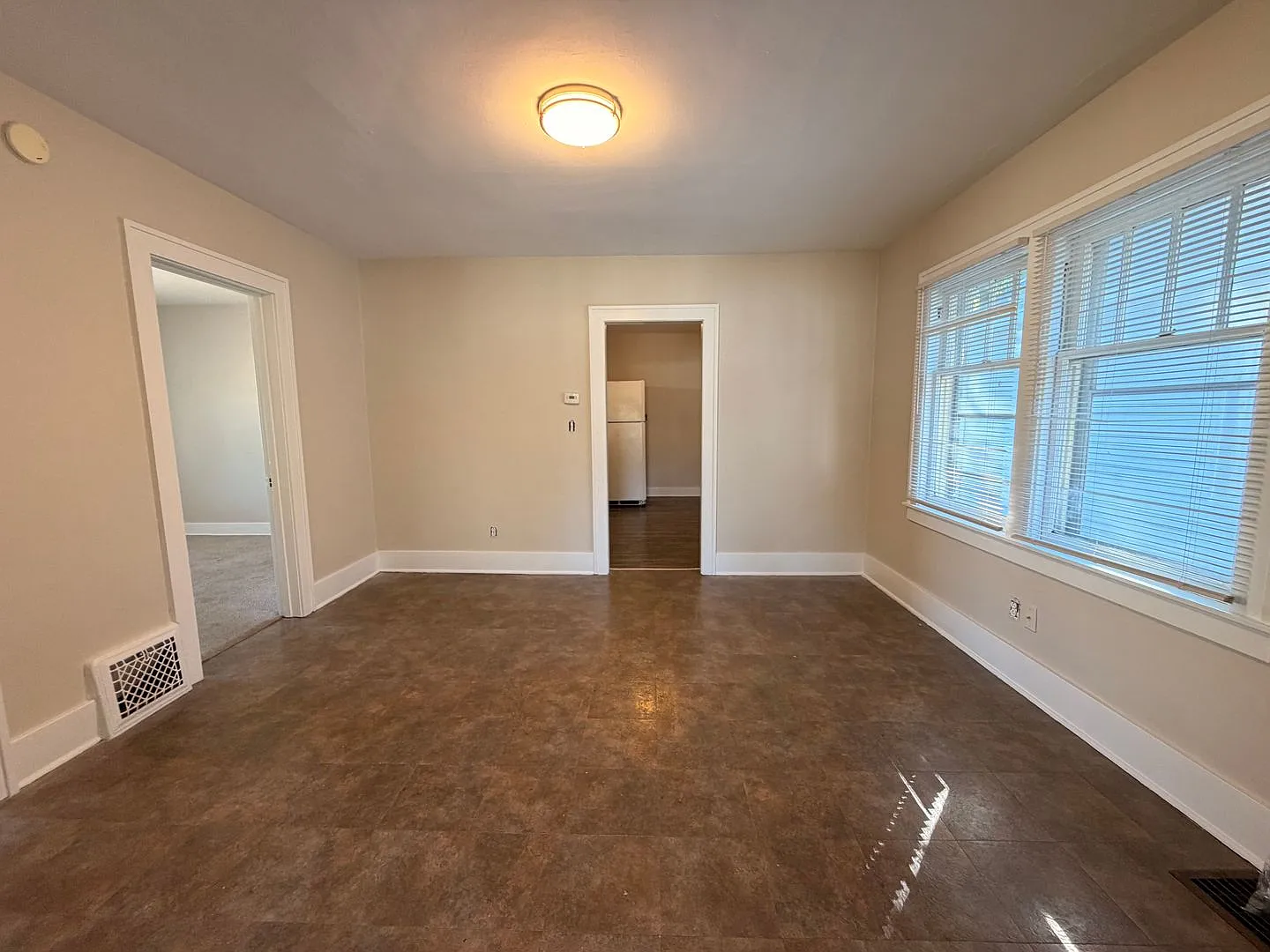 310 Lane Ave SW — Photo 4