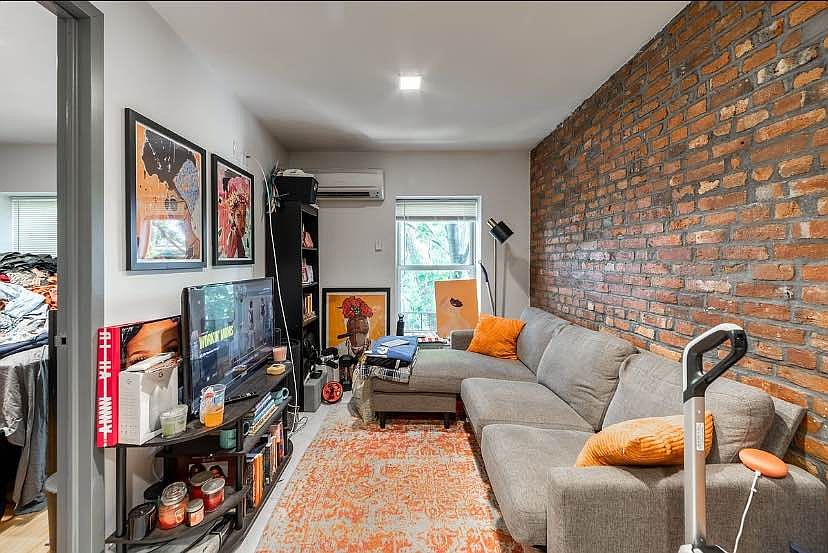 1st image of 119 Albany Ave #3C