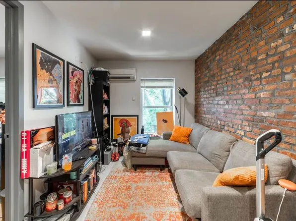 119 Albany Avenue image 1 of 5