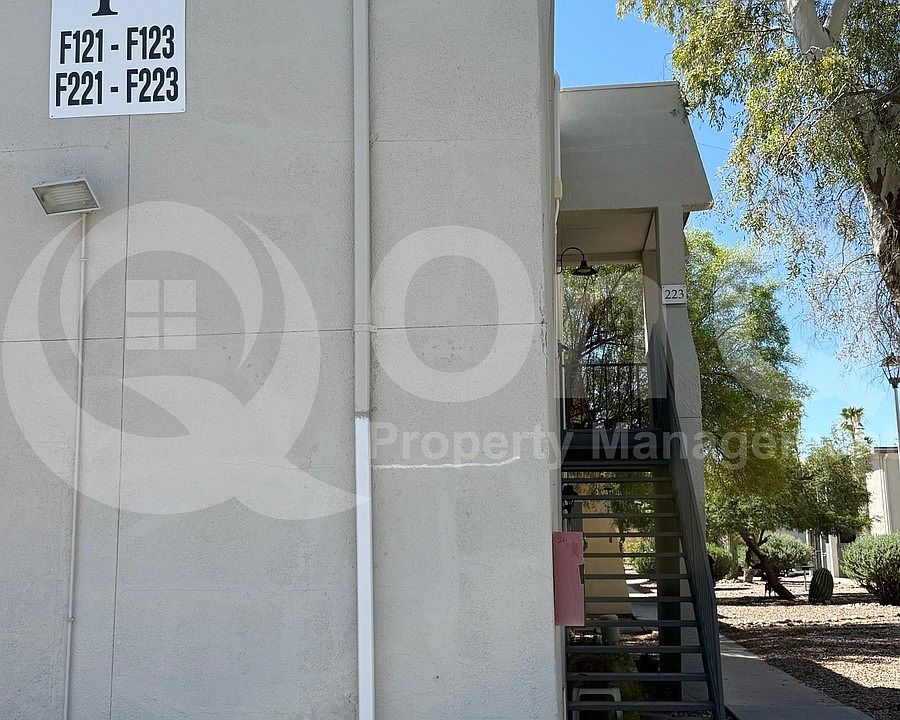 1st image of 1620 N Wilmot Rd #223