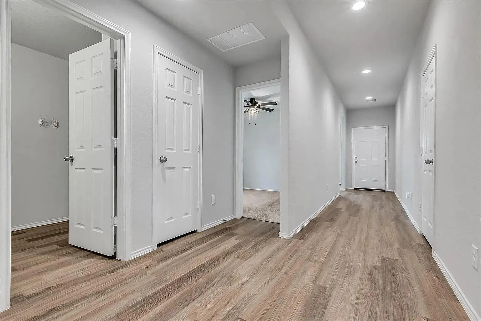 3 bed, 2.5 bath, 1980 sqft, $2,175 — Photo 4