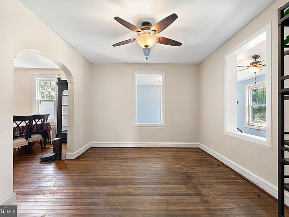 4th image of 333 Oak Ave
