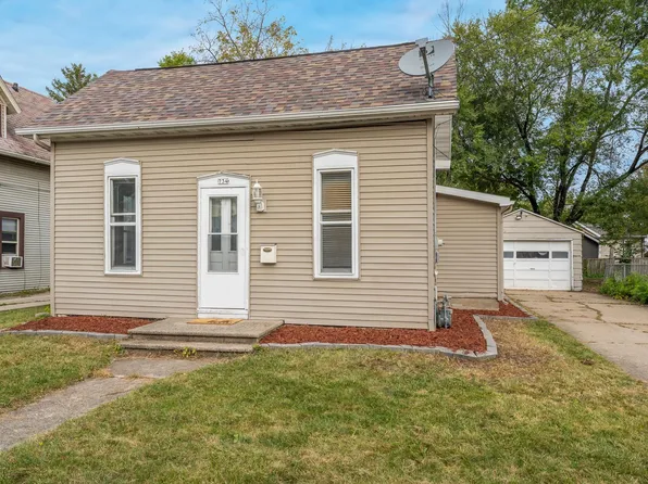 734 Woodland Ave, Oshkosh, WI 54901