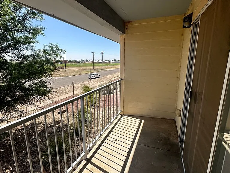 Echols 1500 - Sedona Apartments — Photo 15