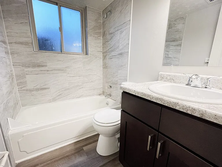 Crown Crossing Apartments — Photo 57