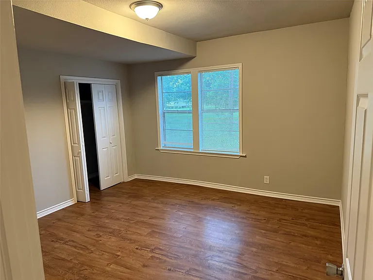 1934 Austin Ave — Photo 19