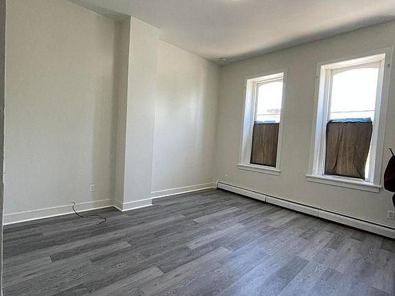 3rd image of 475 S Pearl St APT 1