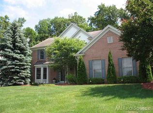 7048 Maplecrest Dr SE, Grand Rapids, MI 49546