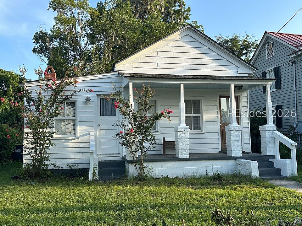 1st image of 910 Duke St