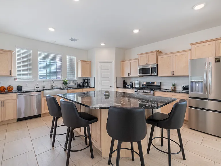 12804 De La Rosa Ave — Photo 11