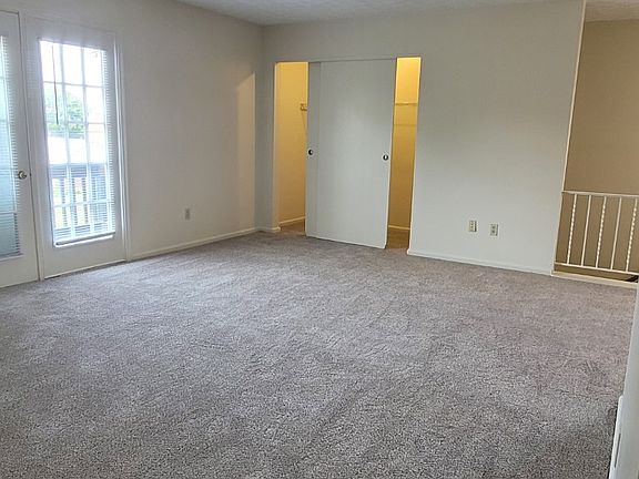 5th image of 1160 Dennis Ln APT 3