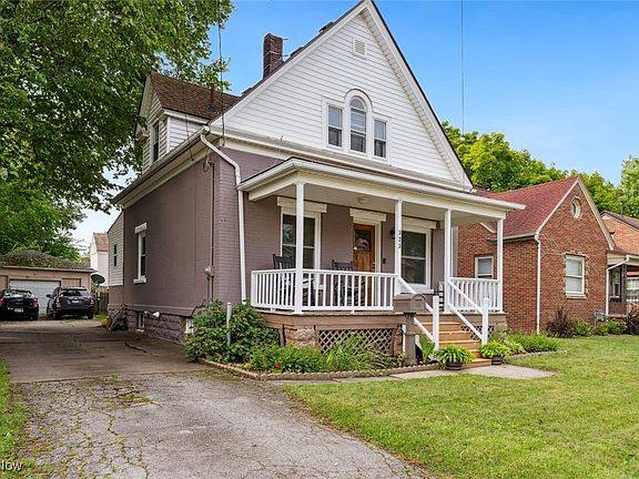 4th image of 323 W 28th St