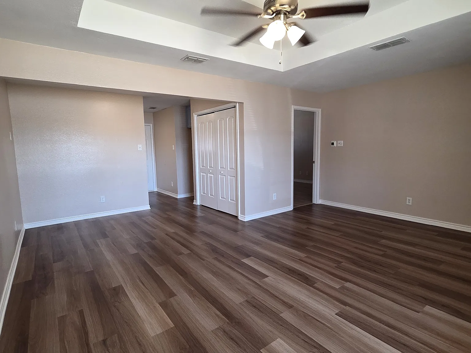 2 bed, 1000 sqft, $1,625 — Photo 3