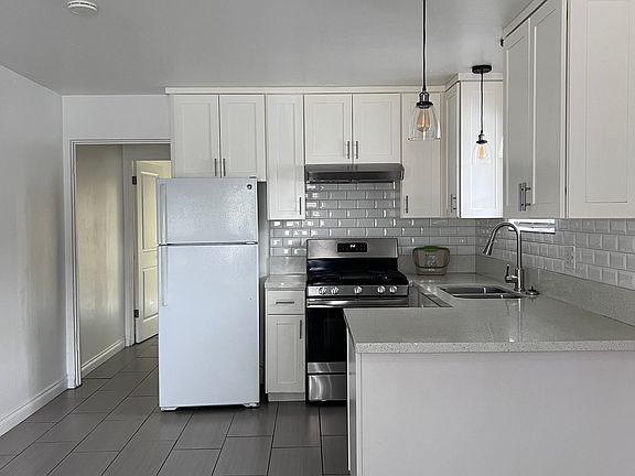 5th image of 4033 Logan Ave