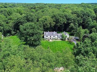 624 Falls Rd, Chagrin Falls, OH 44022