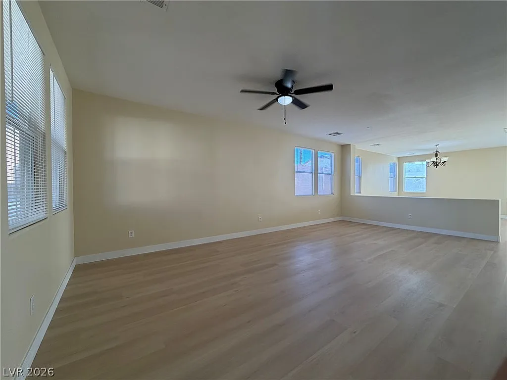5 bed, 3.0 bath, 2748 sqft, $2,650 — Photo 2