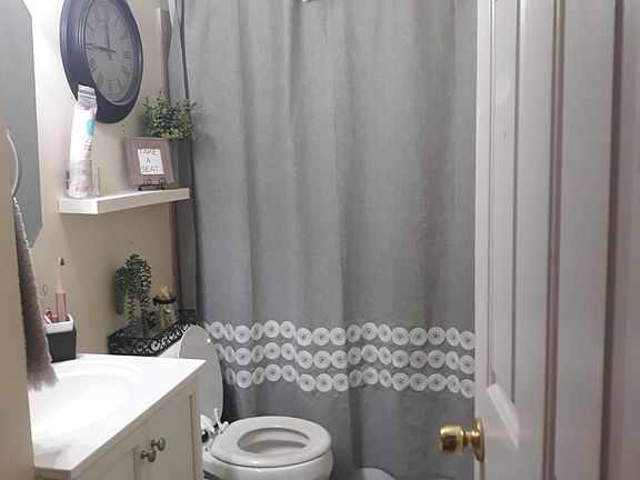 5th image of 210 W McMillan St APT 1