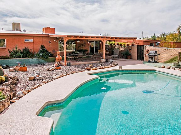 4th image of 5080 W Camino De Girasol