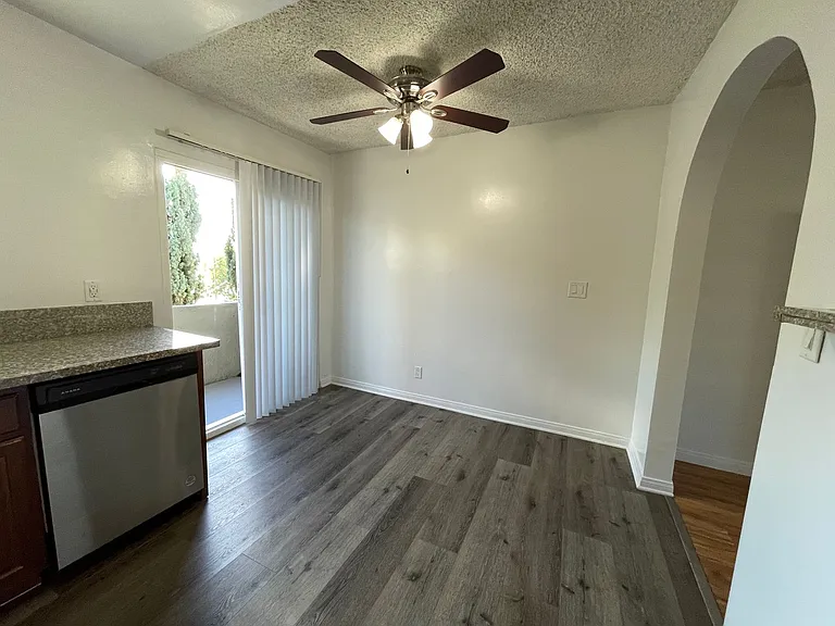 271 Parke St — Photo 12