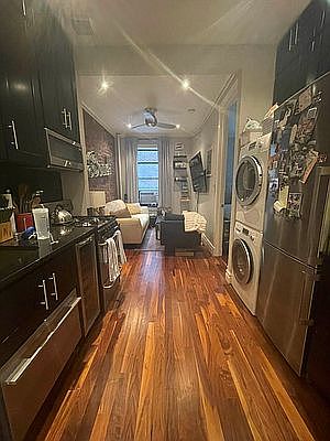 3rd image of 21 Prince St #25