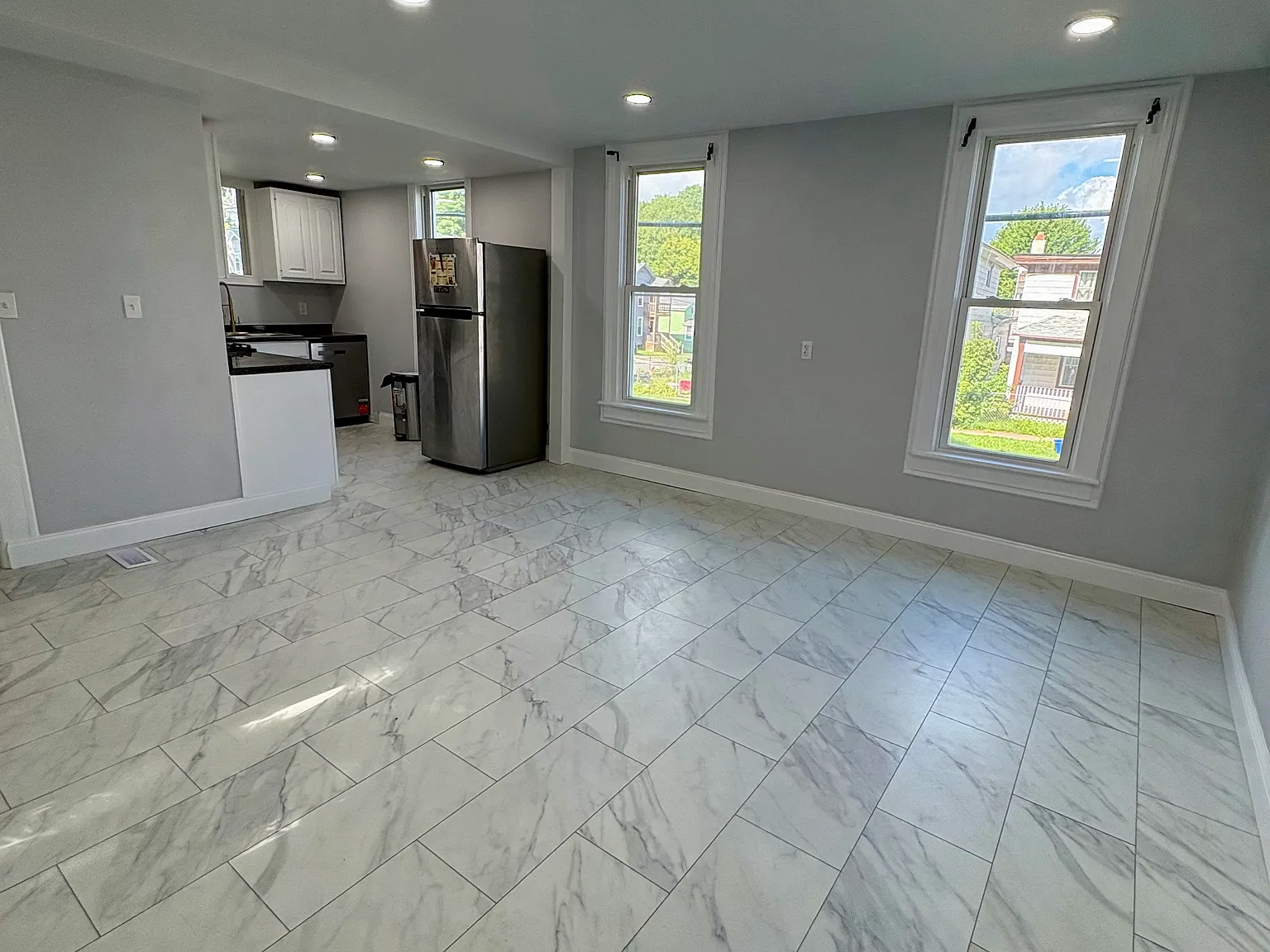3 bed, 1100 sqft, $1,750 — Photo 2