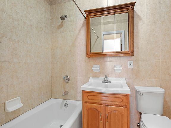 4th image of 178 Irving Ave #3R